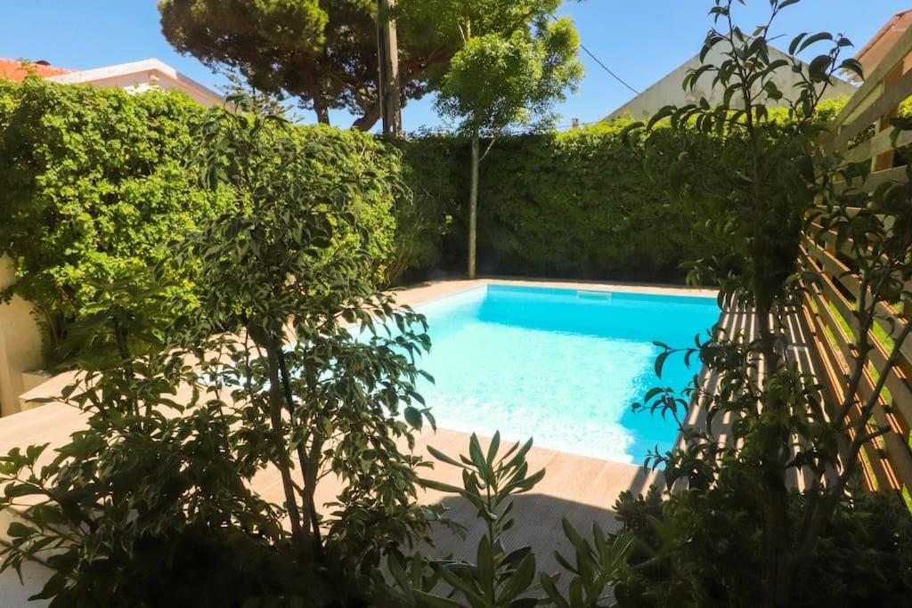 Cascais Getaway With A Shared Pool Lägenhet Exteriör bild